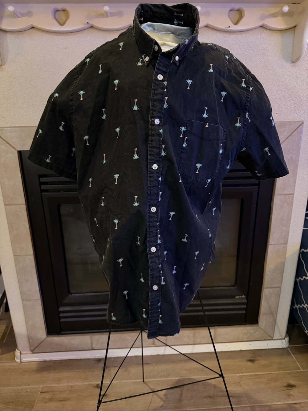 Arizona Jean Company Black Short-Sleeve Button-Down Shirt with Palm Tree Print